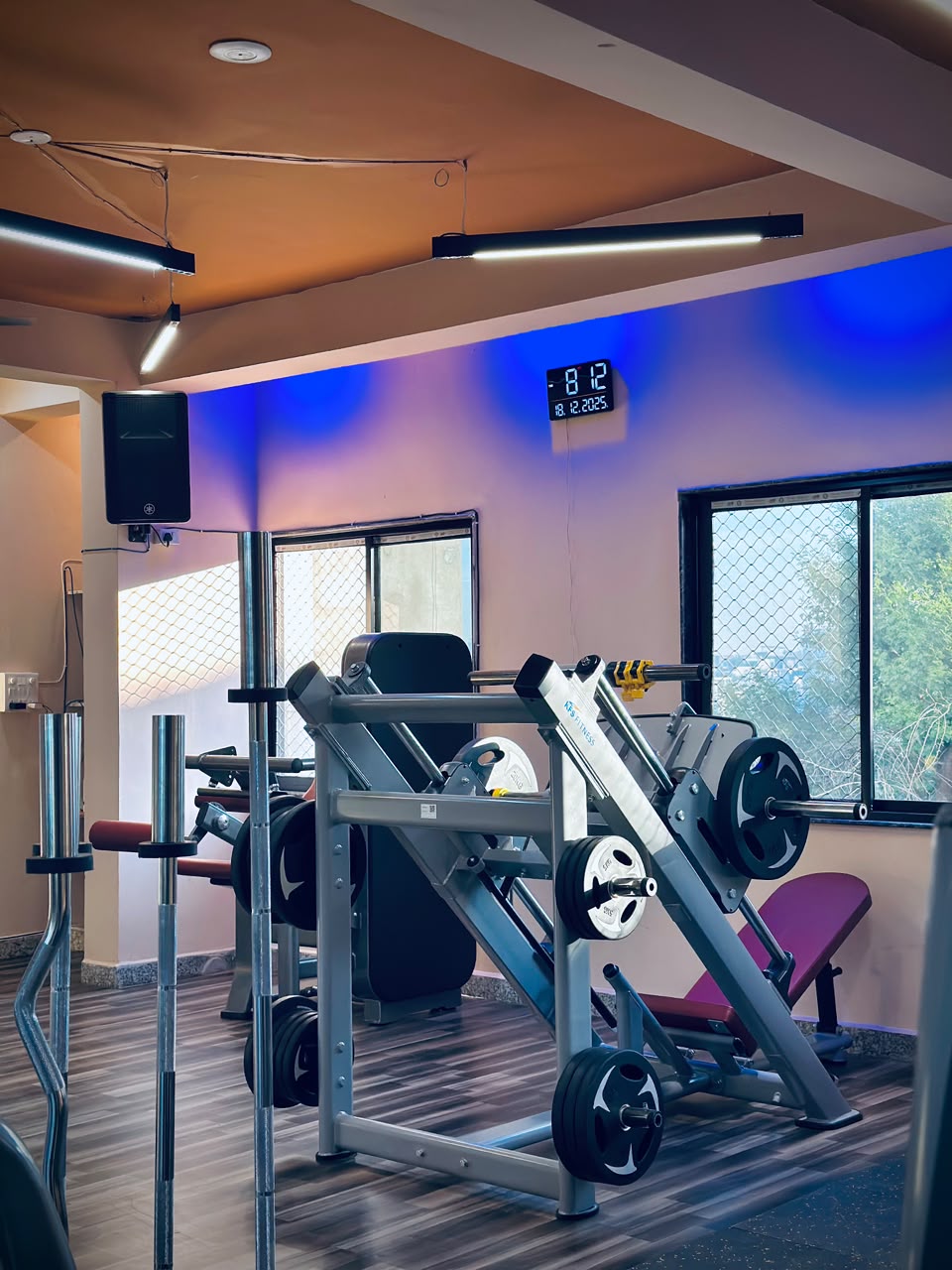 Plate-loaded strength machines at EKAAY Fitness