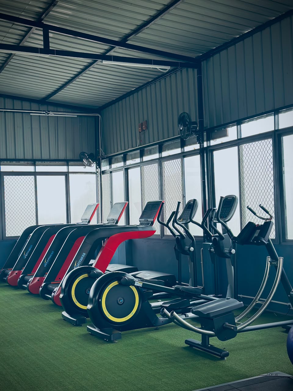 Treadmills, ellipticals and cardio machines at EKAAY Fitness